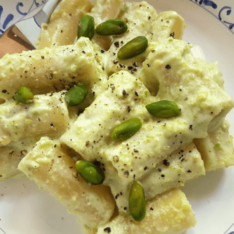 Easy and Fast Farfalle with Pistachio Cream Sauce Dish