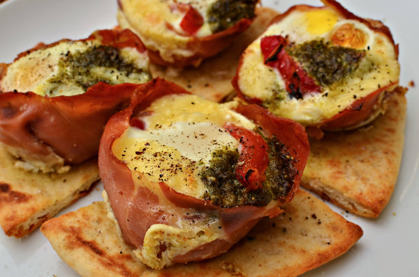 RECIPE: How To Make Baked Eggs in Mini Prosciutto Bowls